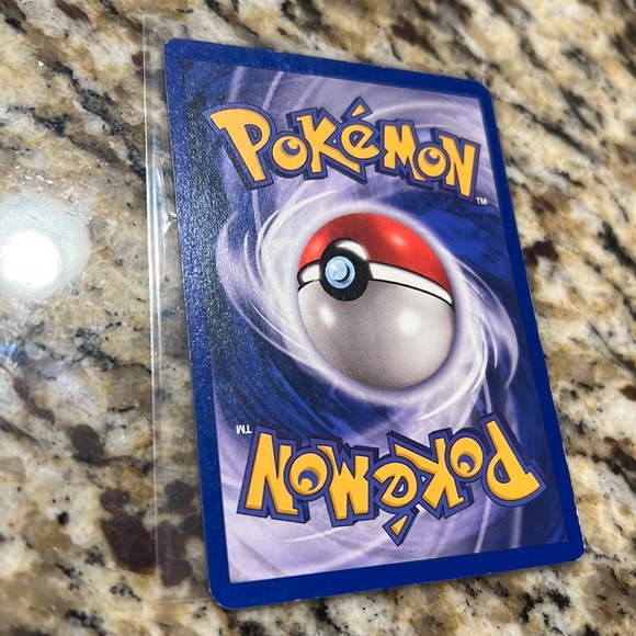 Rare Holo Zapdos Pokémon Card - Picture 2 of 3